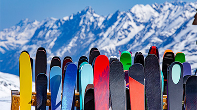 Skidor i olika f�rger